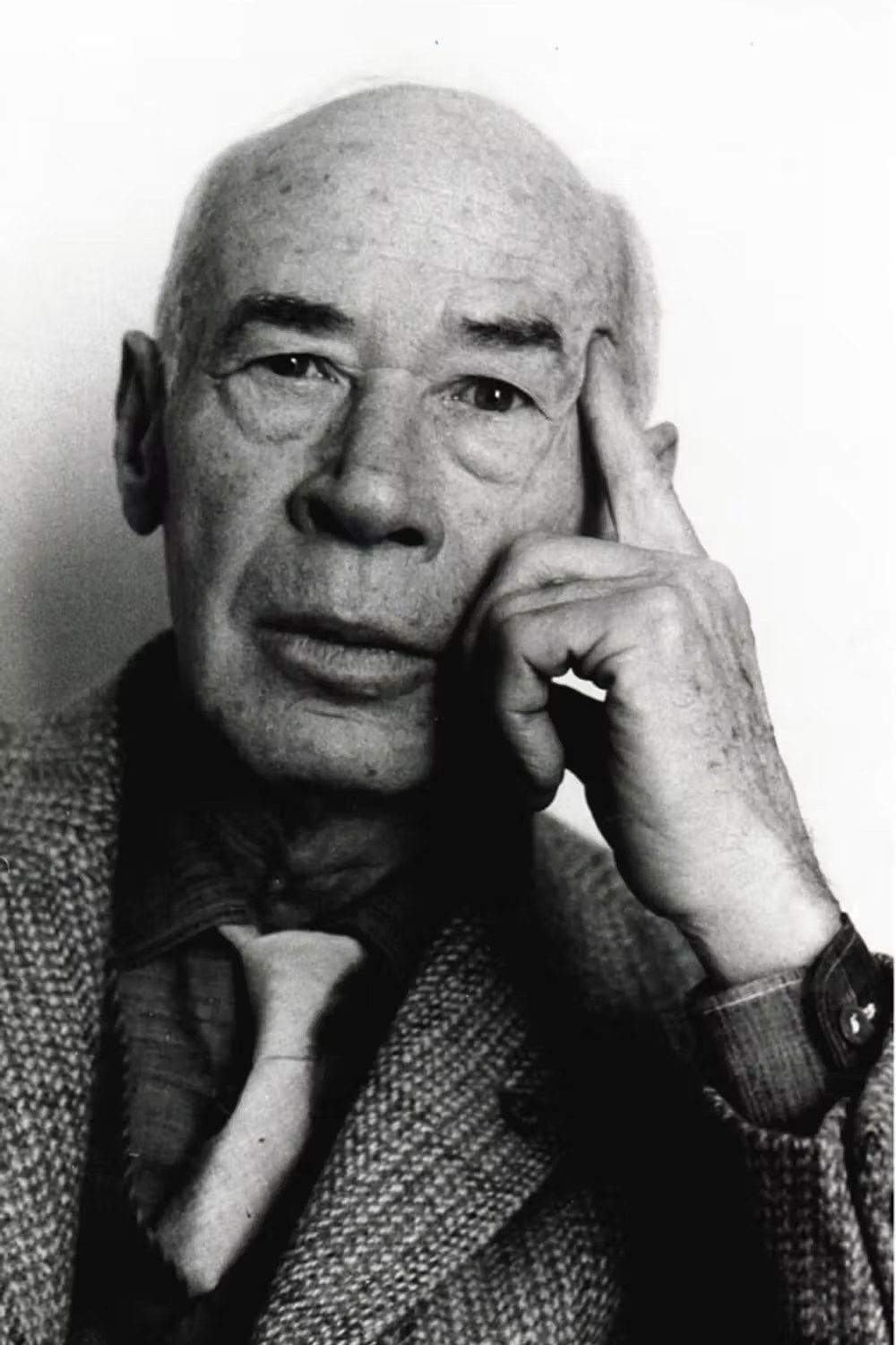 Henry Miller: Mereka di Udara, Menunggu Kesempatan Bersuara